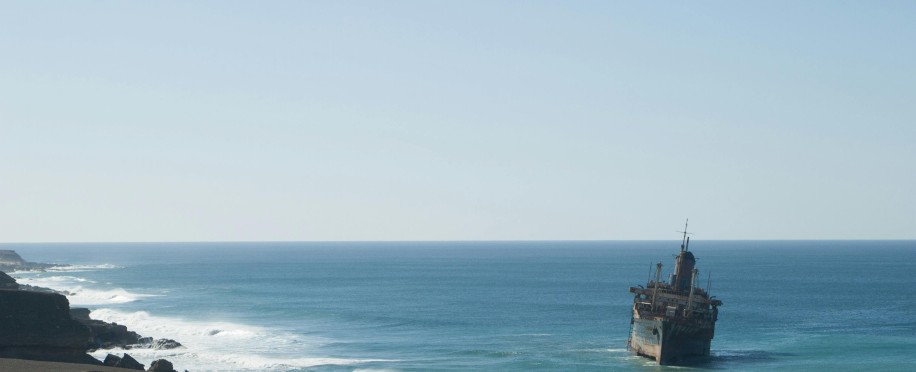 No Cure No Pay vs. Fixed-Fee Salvage: Key Differences in Maritime Law