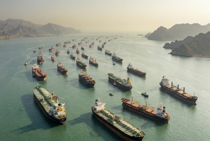 Shipowners Look to the Hormuz Truce with 800 Ships Still Stranded