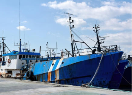 The Essential Guide to Chartering and Shipbroking for Beginners