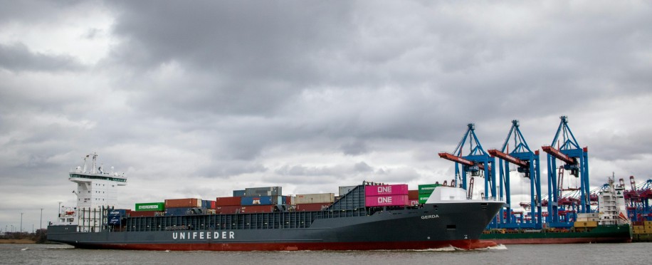 The Advantages and Challenges of Using Freight All Kinds (FAK) Rates