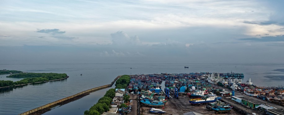 What Is Transshipment? Understanding Cargo Transfers Between Vessels