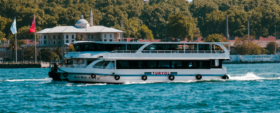 Types of Maritime Contracts: From Charter Parties to Bills of Lading