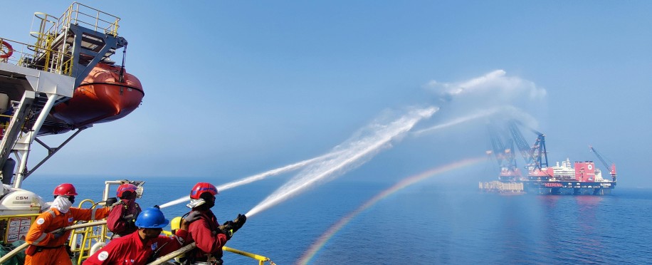 Maritime Law & Insurance: Managing Legal and Commercial Risks.