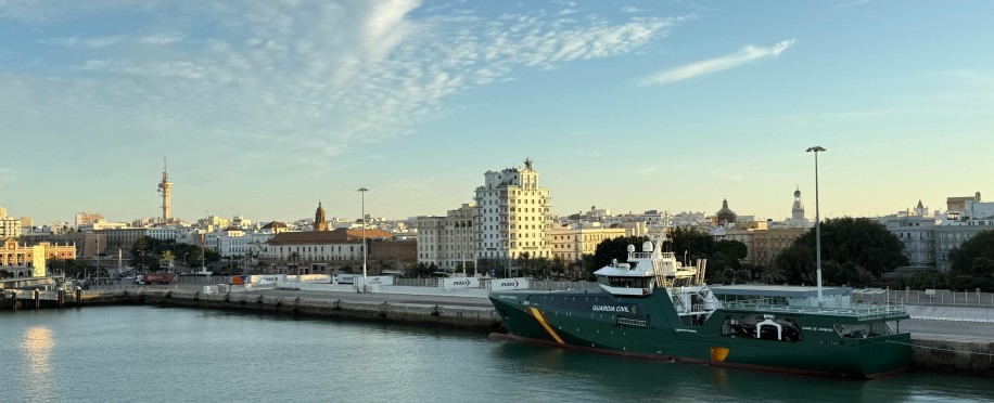 Port Governance Models: Landlord, Tool, and Service Ports Explained