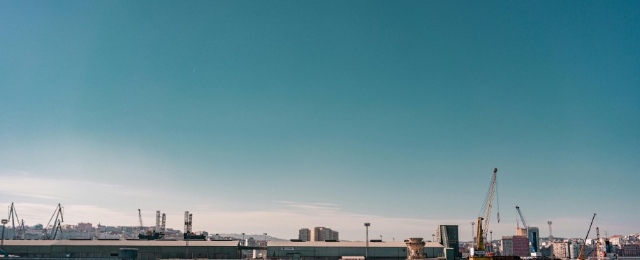 Hub Port vs. Feeder Port: Key Differences and Why They Matter