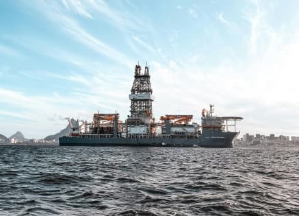 The Role of Hydrogen Fuels in Revolutionizing Commercial Shipping