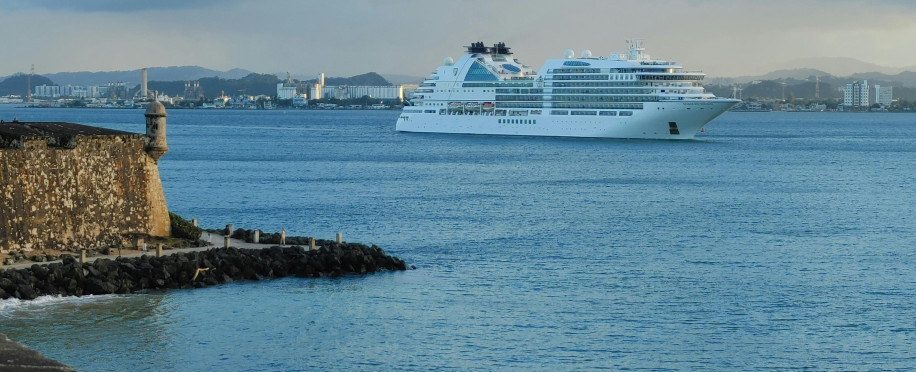 Major Oil Spill Threatens San Juan Harbor